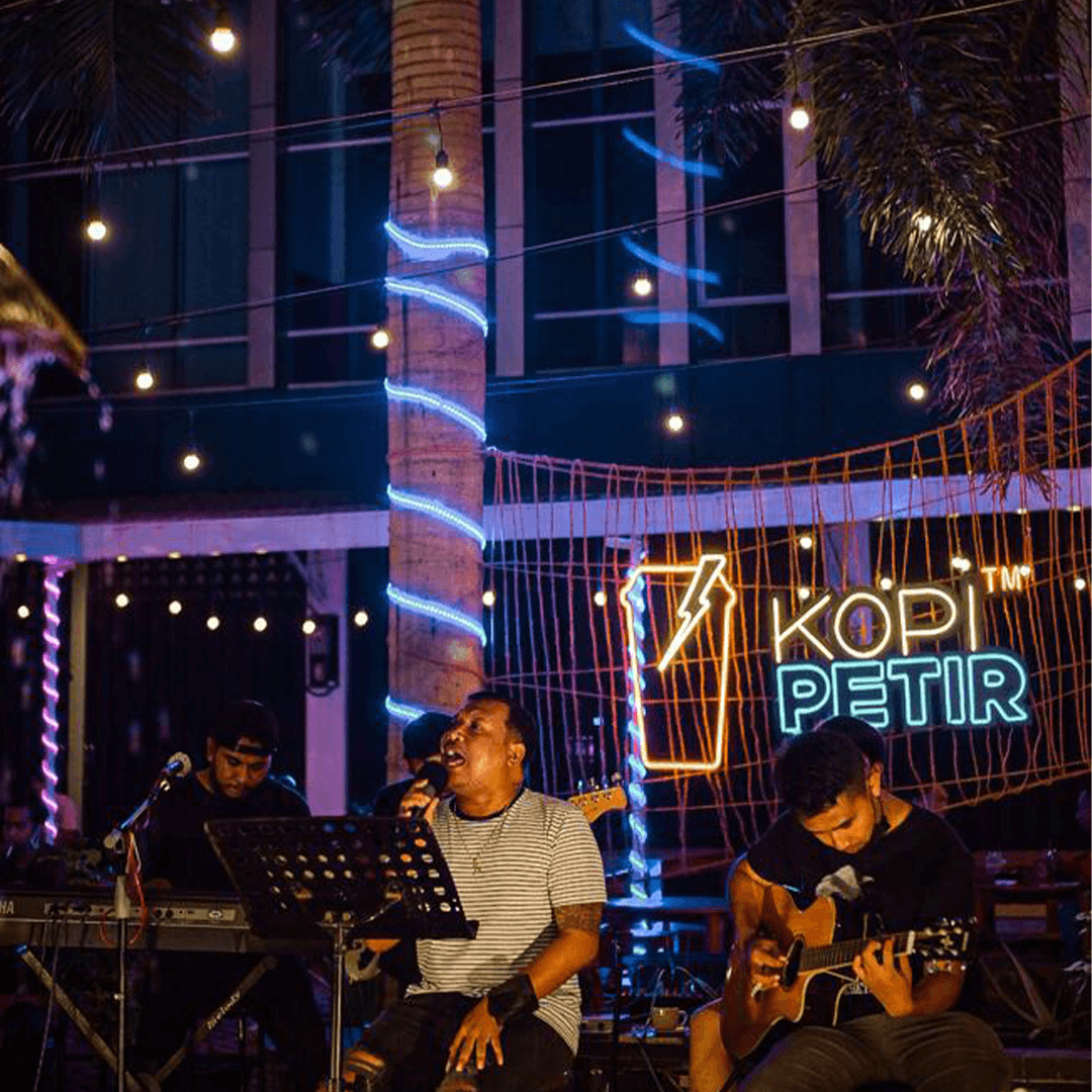 Kedai Kopi Petir di Kota Kupang 3 Malam Minggu di Kedai kopi Petir