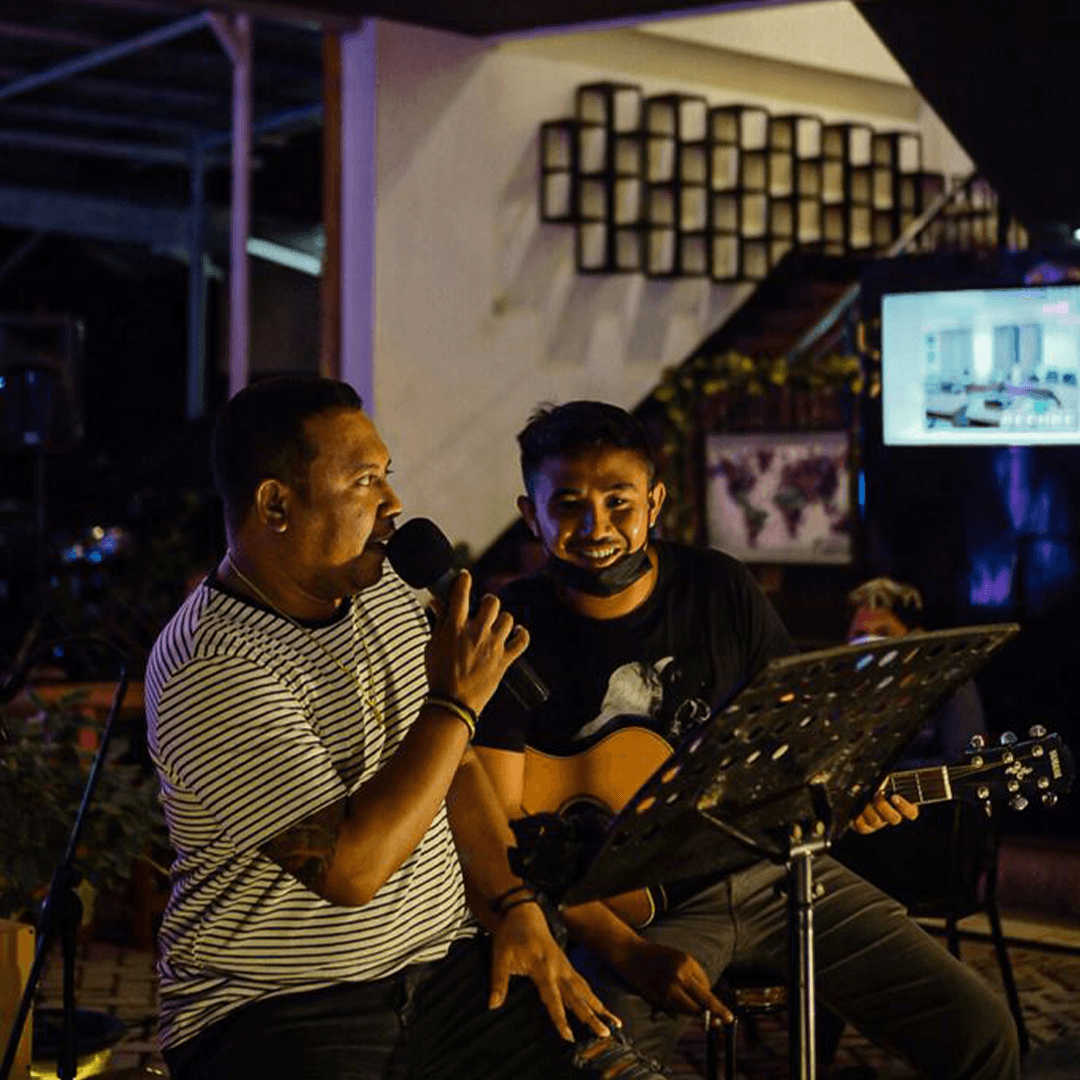 Kedai Kopi Petir di Kota Kupang 4 Malam Mingguan di Kedai kopi Petir