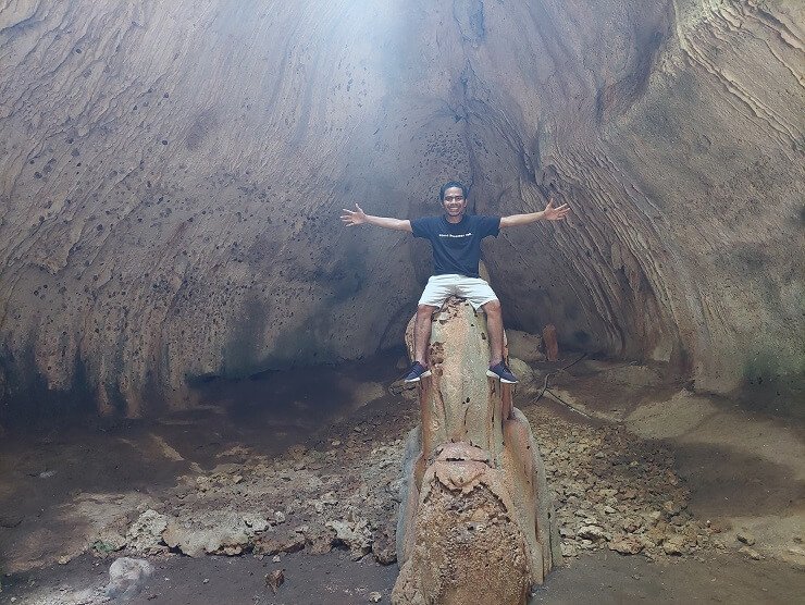 Tempat duduk Satria Mabala