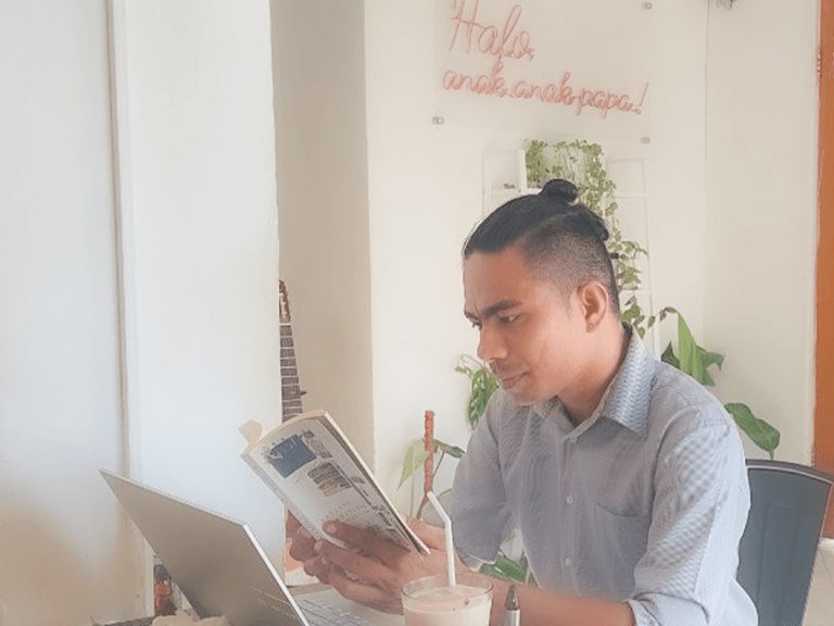 Merasa Ganteng dan Berwawasan di Kopi Papa Ganteng Kota Kupang