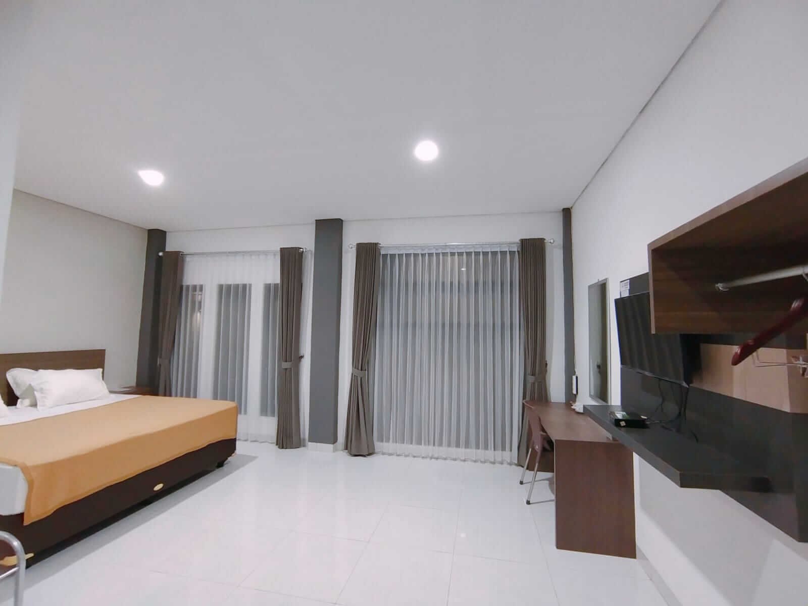 Tamala Home Stay Alor cocok buat Traveler Double Bed, harga Rp.400.000
