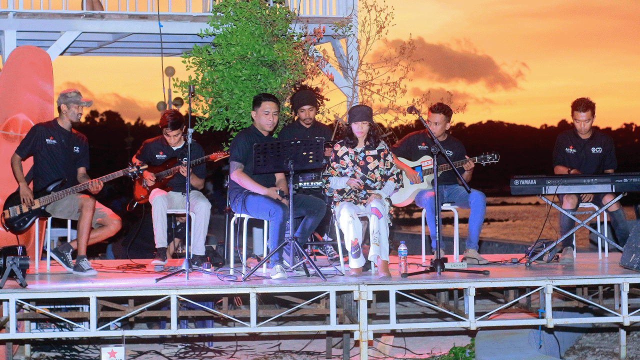 OCD Beach Cafe & Hostel Music