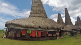 Menjelajahi Keindahan dan Budaya Kampung Adat Ratenggaro di Kabupaten Sumba