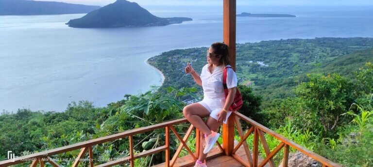 Bukit Hulnani Pulau Alor 02 768x345