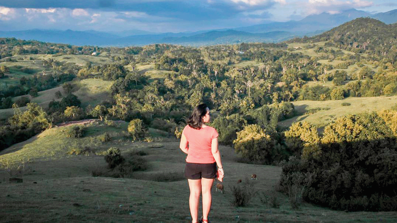 Menikmati Keindahan Labuan Bajo: 3 Bukit yang Harus Dikunjungi Bukit Teletubbies Labuan Bajo