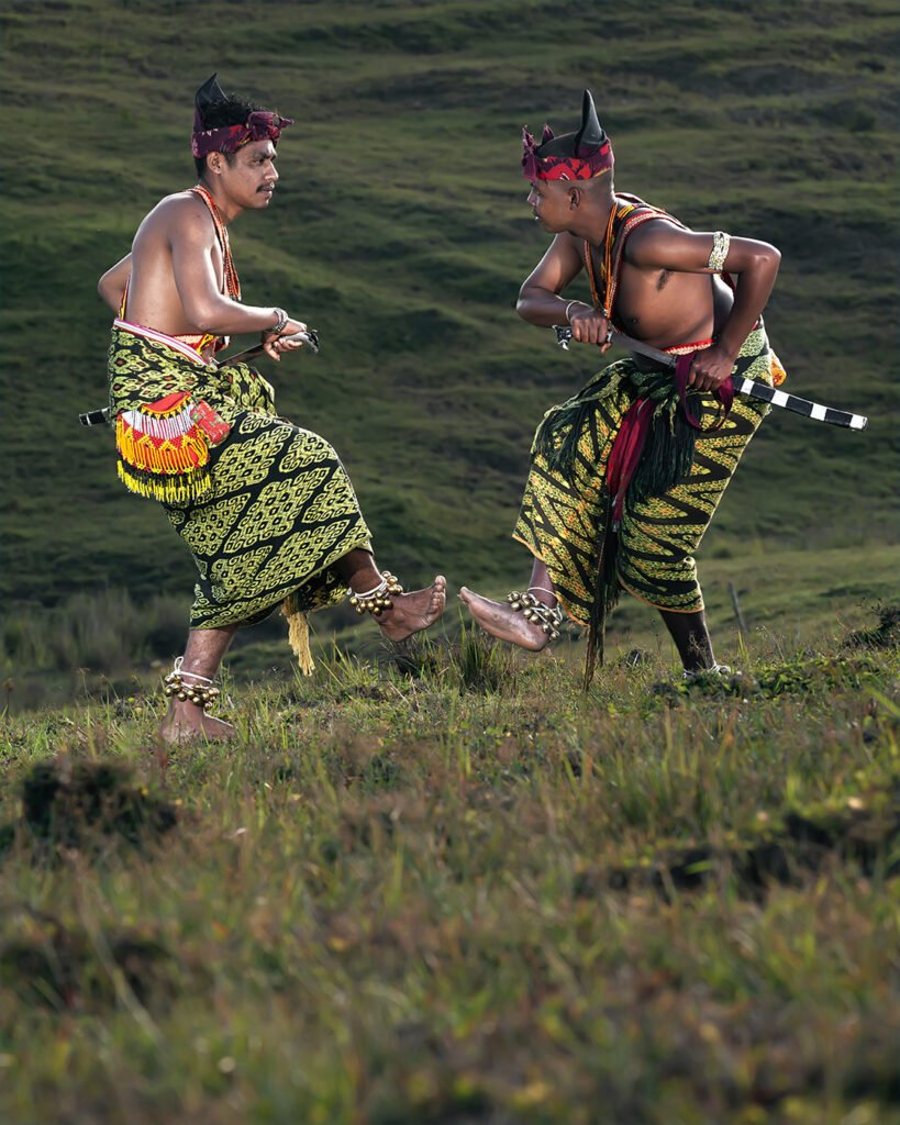 Maekat Perang: Gema Keberanian dari Tanah Timor Maekat Perang Gema Keberanian Dari Tanah Timor Indra Ahmad Budaya NTT 819x1024