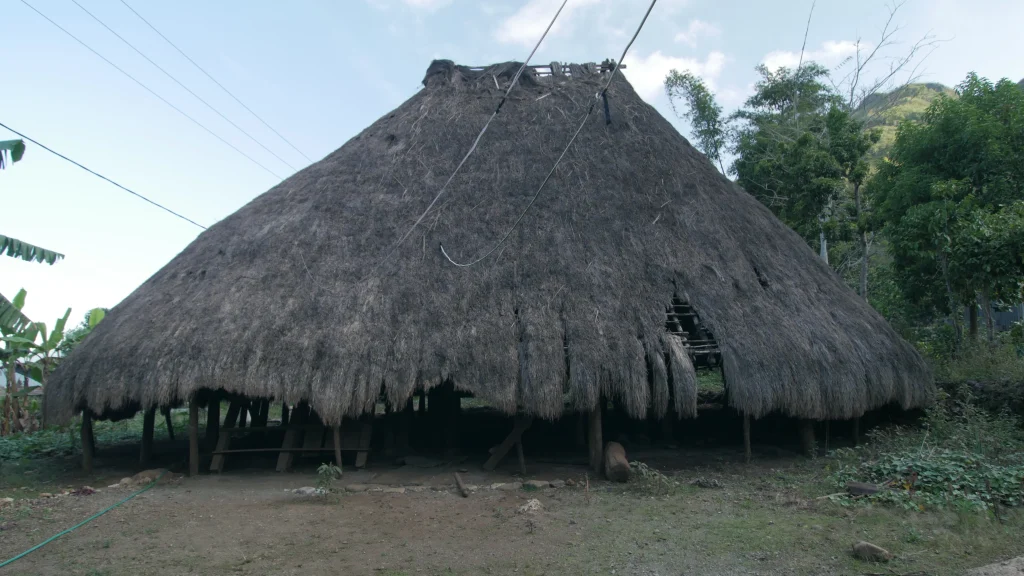Bangunan tradisional di Kampung Adat Dirun