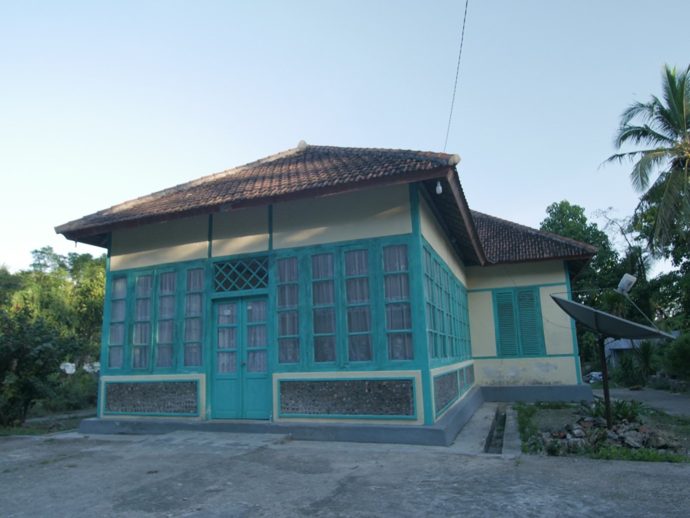 Rumah dan halaman dalam cerita Kerajaan Amarasi